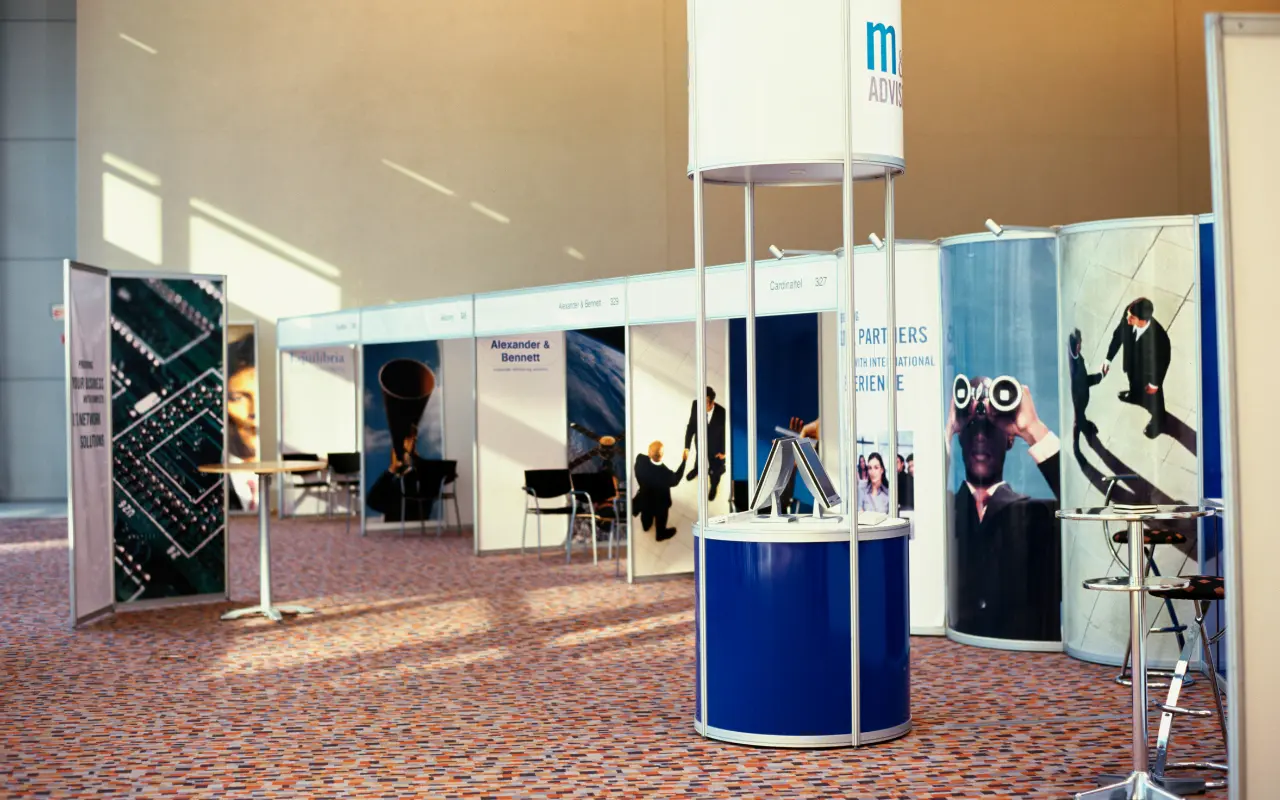 イベント用動画で自社の展示ブースの注目度を高める