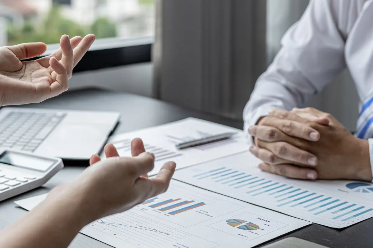 社内研修やパートナー企業向けの説明