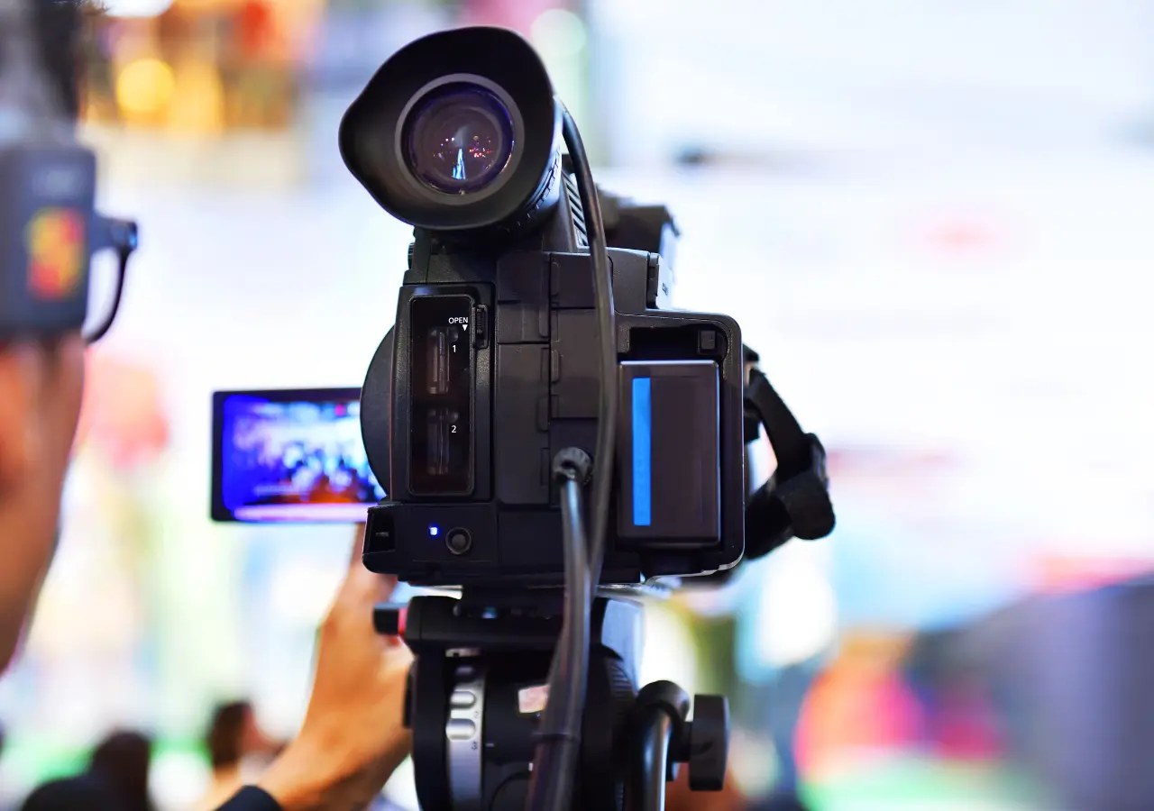 タクシー広告に最適化した企画・演出