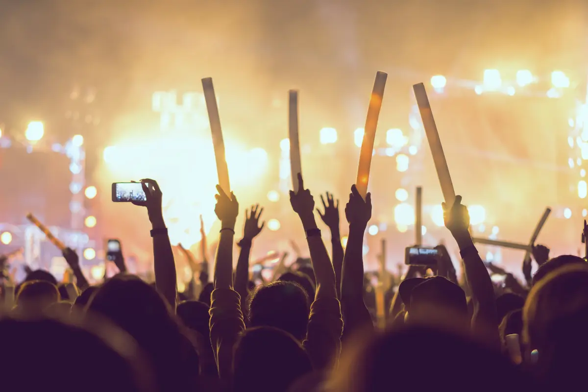 会場全体の一体感を演出する