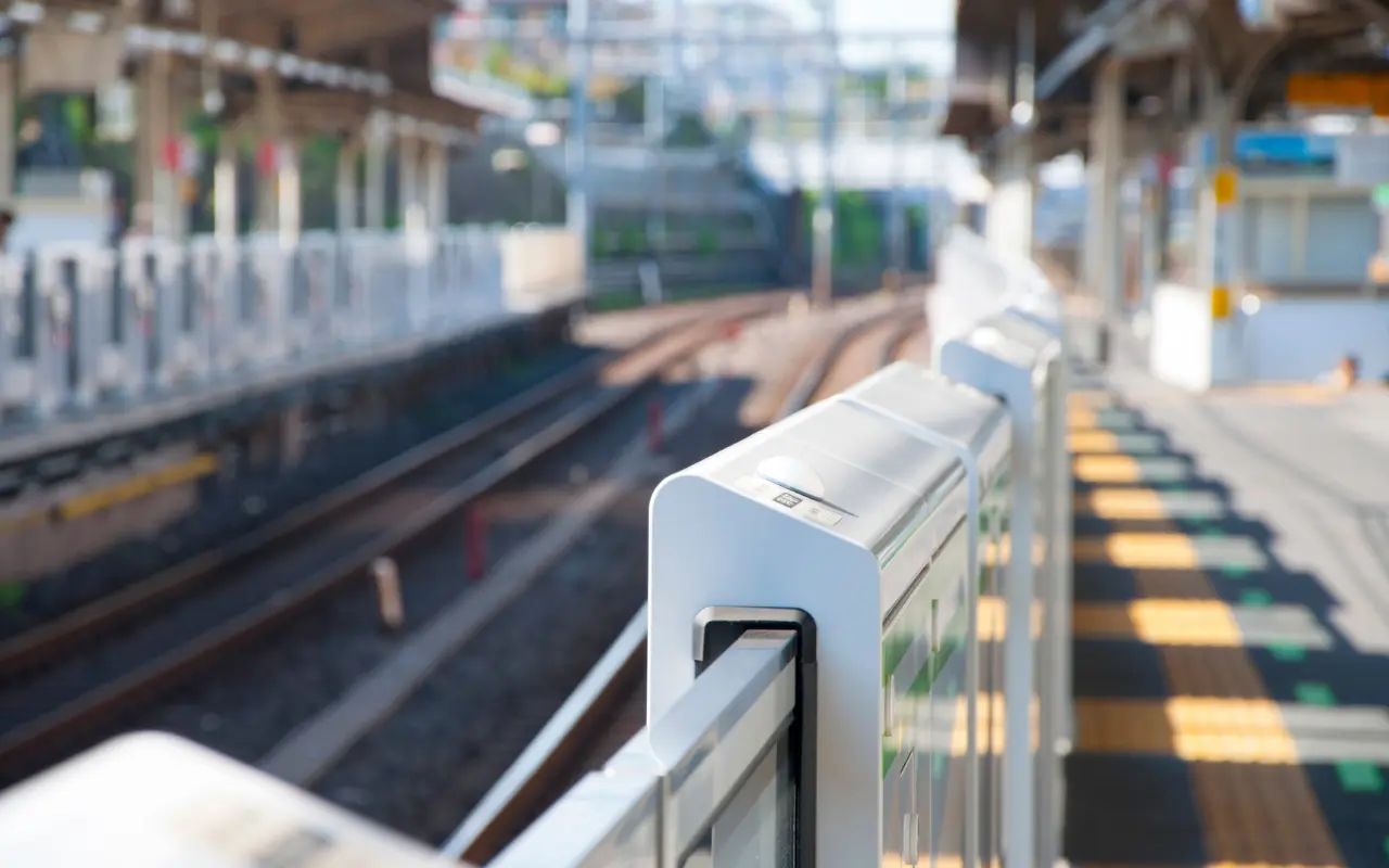 電車・タクシー・飛行機などの交通機関